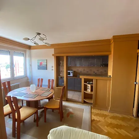 Family Apartment In City Centre Bitola Exterior photo
